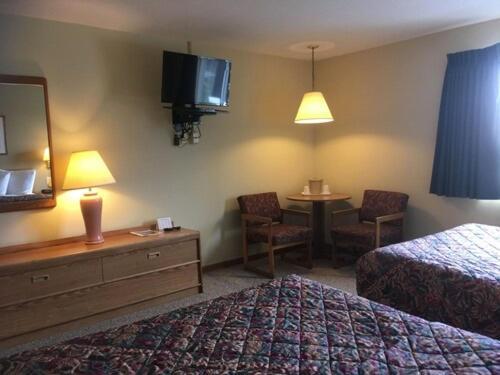 Value Host Marquette Hotel ภายนอก รูปภาพ