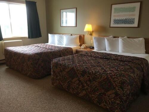 Value Host Marquette Hotel ภายนอก รูปภาพ